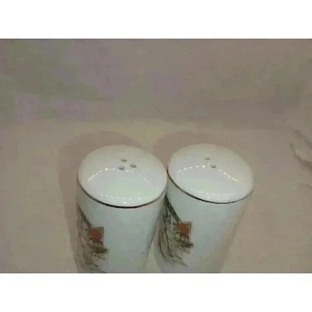 VTG BAHAMAS SOUVENIR SALT & PEPPER SHAKERS W/ ORIGINAL PRICE STICKER COLLECTABLE